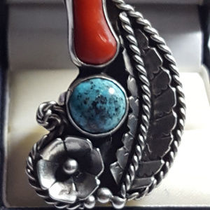 Navajo Antique Ring size 7 Turquoise Coral Indian
